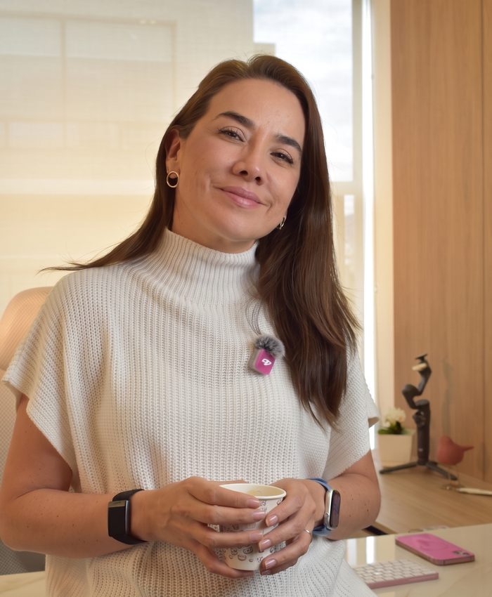 La Dra. María Paula Venegas en su consultorio